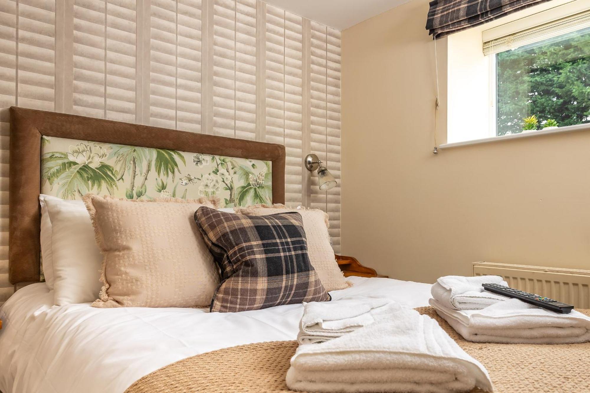 The Olde Coach House Inn Ashby Saint Ledgers Екстериор снимка