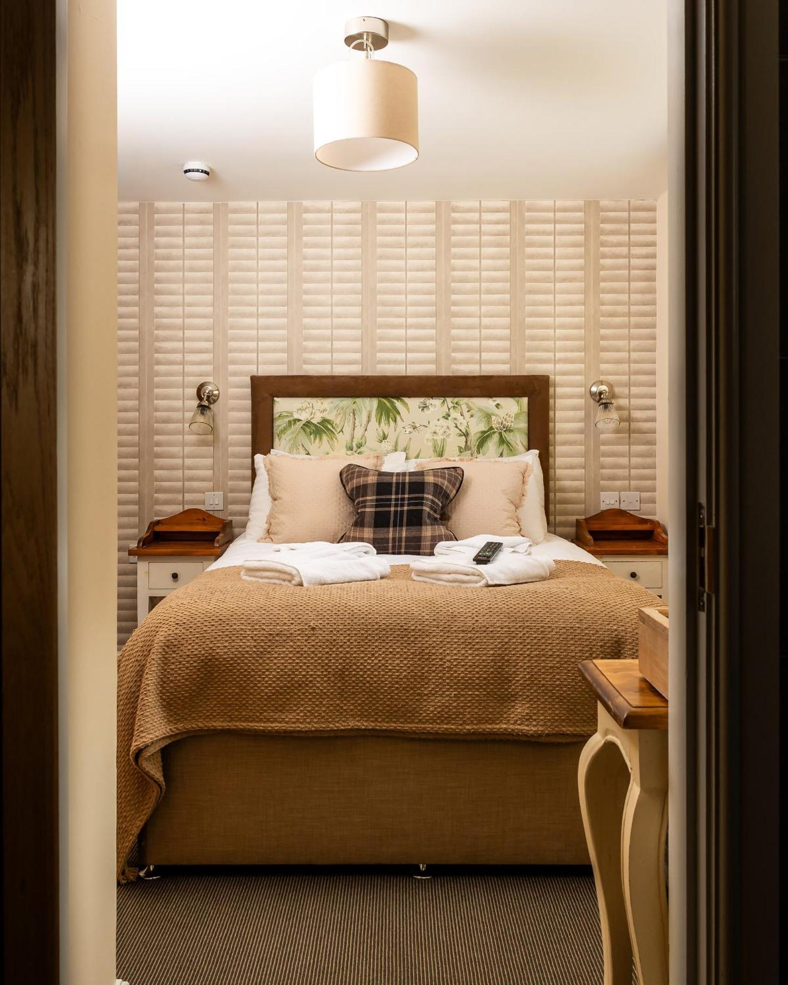 The Olde Coach House Inn Ashby Saint Ledgers Екстериор снимка