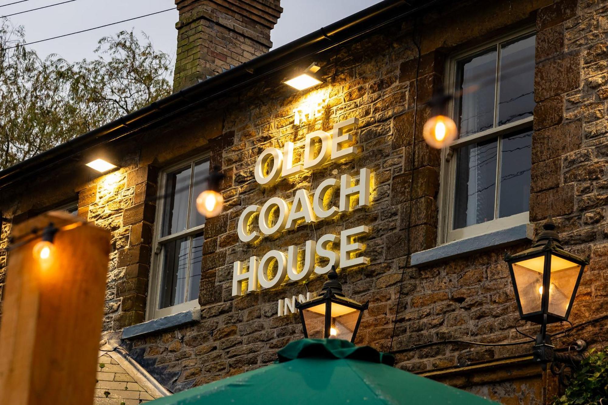 The Olde Coach House Inn Ashby Saint Ledgers Екстериор снимка