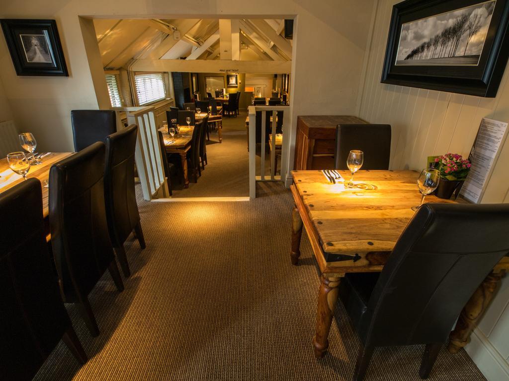 The Olde Coach House Inn Ashby Saint Ledgers Екстериор снимка