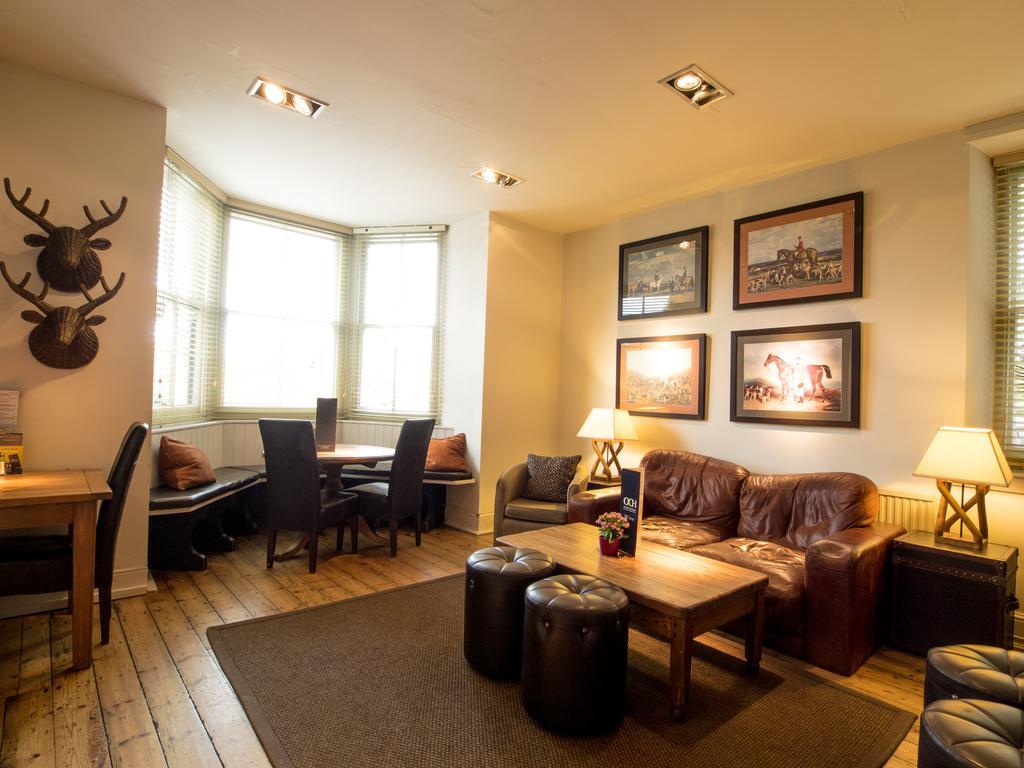 The Olde Coach House Inn Ashby Saint Ledgers Екстериор снимка