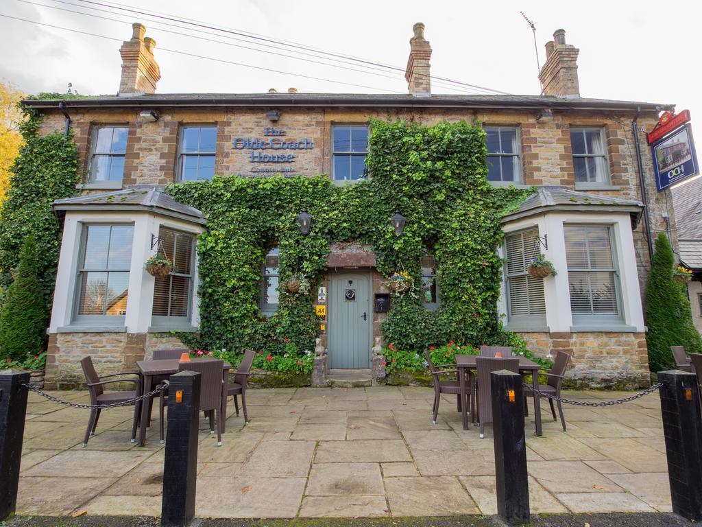 The Olde Coach House Inn Ashby Saint Ledgers Екстериор снимка
