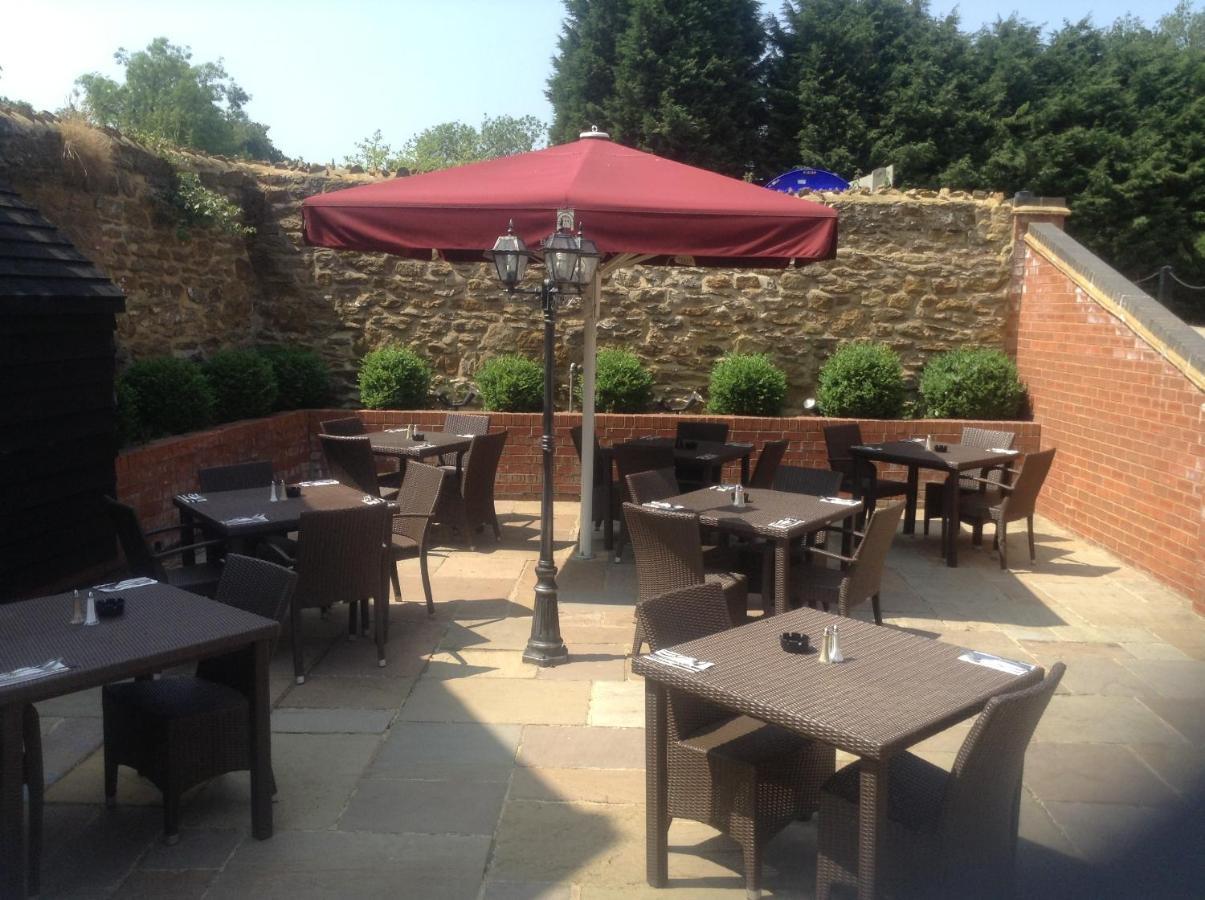 The Olde Coach House Inn Ashby Saint Ledgers Екстериор снимка